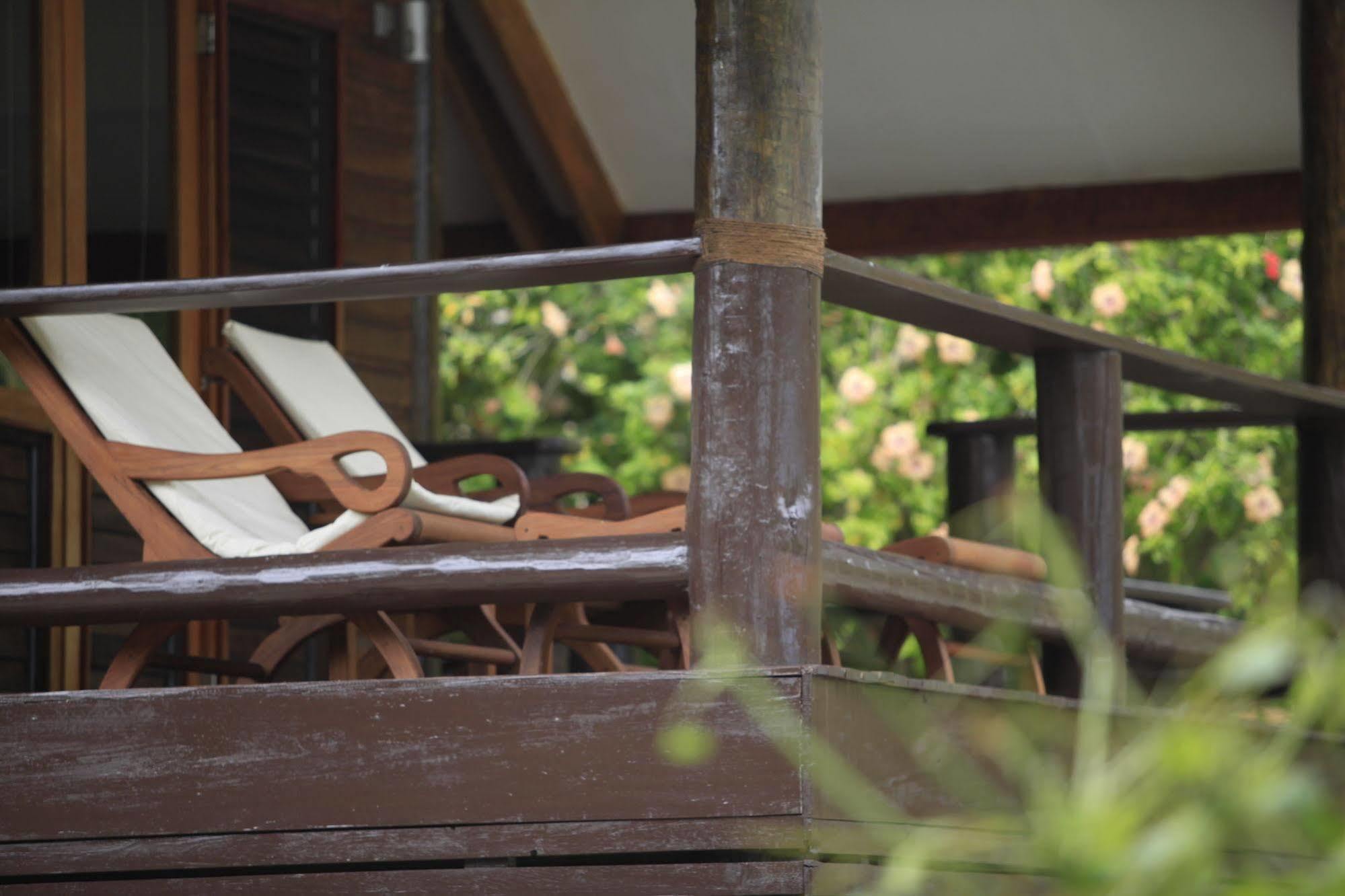 Viwa Island Resort Exterior photo
